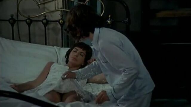 Посмотрел на мамину пизду))