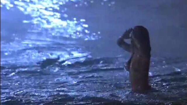 Голая грудь сальма хайек