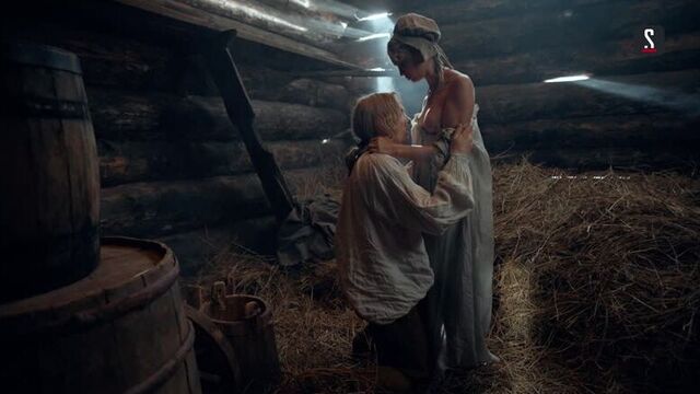 Голая грудь агата муцениеце