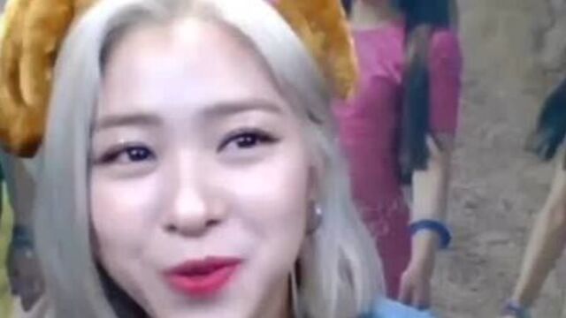 200906 шин рюджин на мероприятии @ itzy's video call event. cr. noornep.