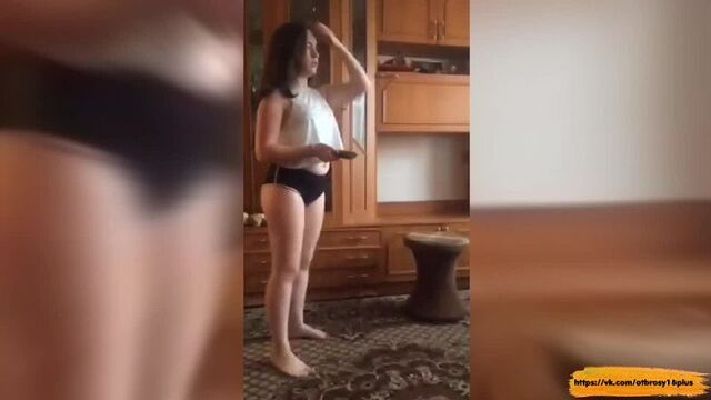 Молодая настя тверкает в перископе - русская