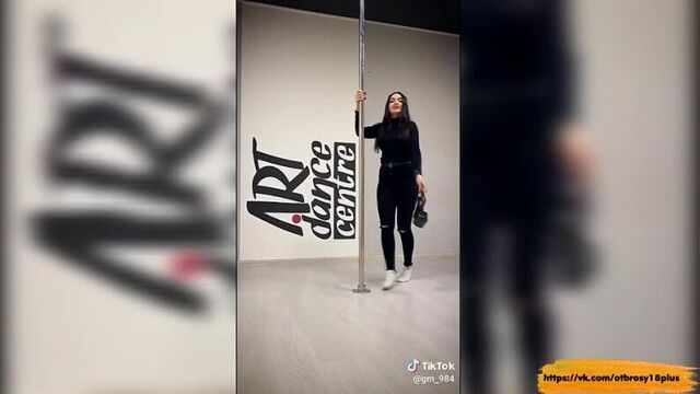 Голый тик-ток - наташа и шест