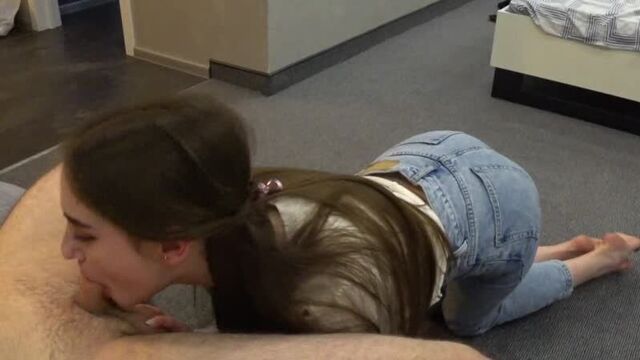 Sladkislivki - beautiful slim girl and her deep throat