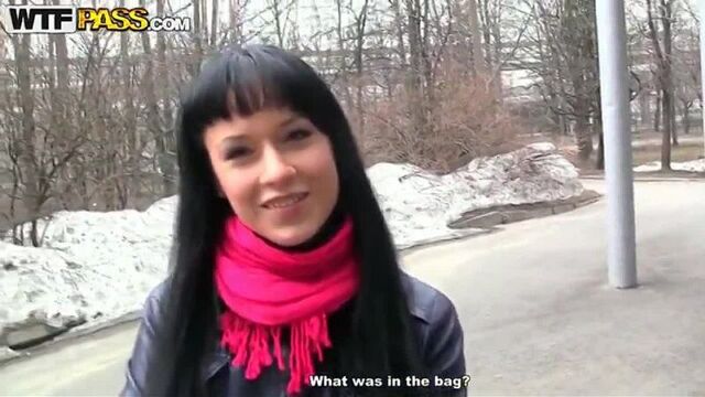 Pickup porn in the changing room (alyssa)