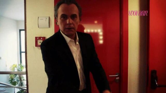 Hiba abouk, rubén cortada y álex gonzález posando para 'woman'