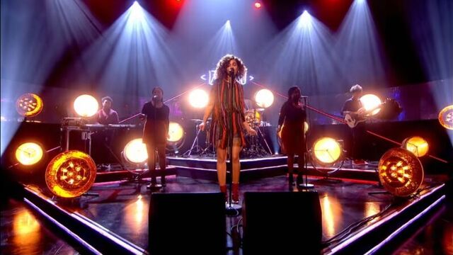 Izzy bizu - talking to you (live on the graham norton show)