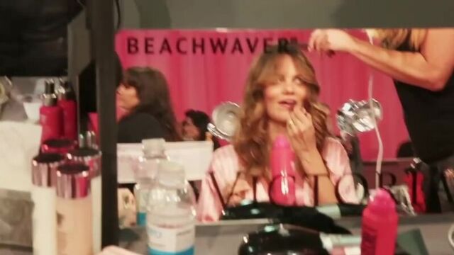 Victorias secret fashion show- backstage 2015