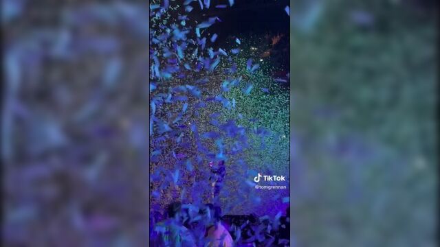 Tiktok tom grennan. jingle bell ball 2022