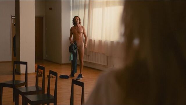 Kai vaine going full frontal in ei kiitos (4)