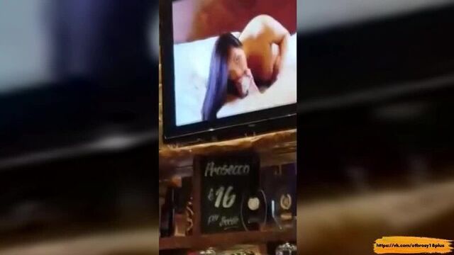 Включили порнушку в баре вместо футбола