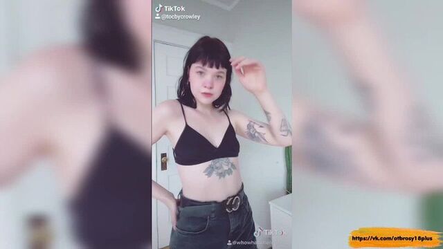 Голый тик-ток - постепенно разделась