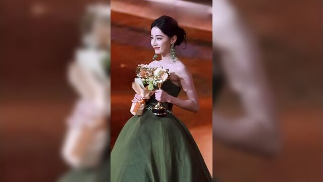 Дильраба дильмурат (dilraba dilmurat) церемония награждения. фан видео. вечер вэйбо 2023