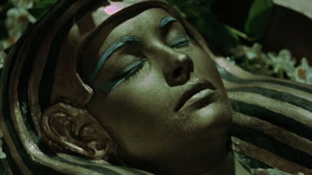 Спящие в стазис-камерах.документальный фильм галины царёвой