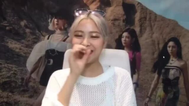 200828 шин рюджин на мероприятии @ itzy's video call event. cr. pruck828.