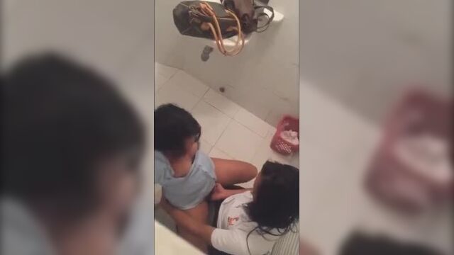 Подборка настоящих лесбиянок, которых застукали (lesbian home video