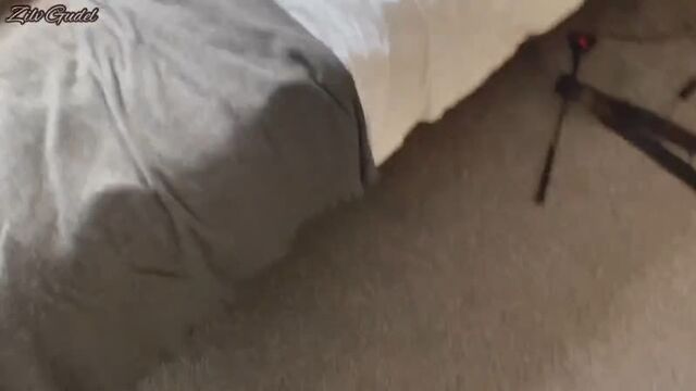 Мускулистый качок выебал фембоя в чулках [porno | sissy | femboy | shemale]