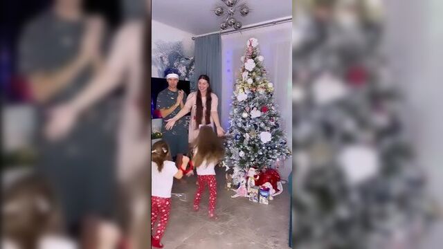 Оля рапунцель: а вот и наша красавица ёлочка ???? / гнездо пересмешника