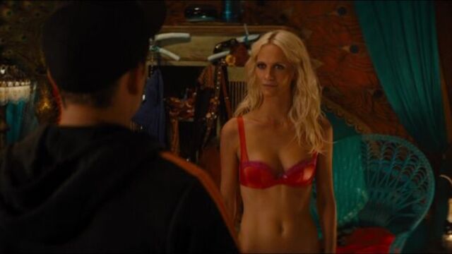 Poppy delevinge sexy - kingsman the golden circle (2017) hd 1080p