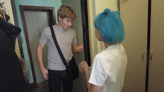 Grabfuck - фанатка лицо в конче. курьер доставил посылку