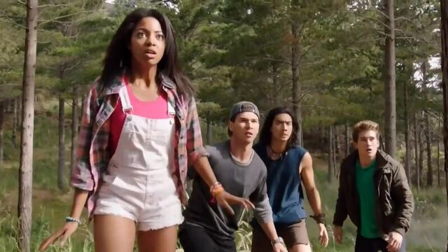 Могучие рэйнджеры. дино заряд. заставка на русском. отрывок