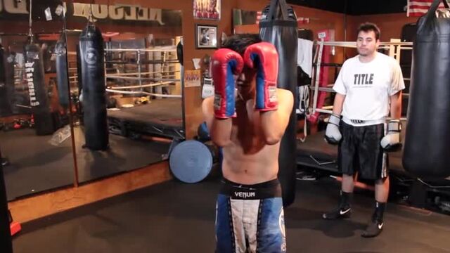 Хитрая комбинация ударов (быстрая двойка, жесткий левый хук) [bnhfz rjv,byfwbz elfhjd (,scnhfz ldjqrf, ;tcnrbq ktdsq [er)