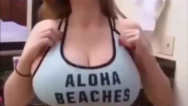 Большая прыгающая грудь. пошлости