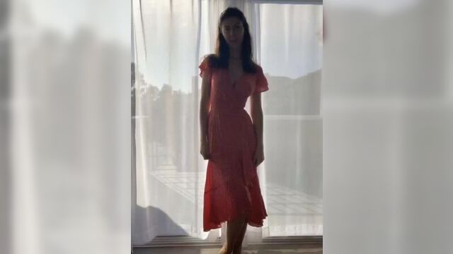 Lady_in_the_streets_2022-08-03_07-46