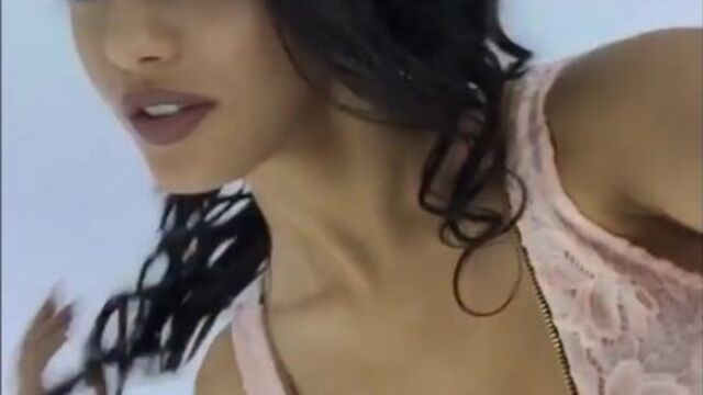 Amber fields bomshell in instagram