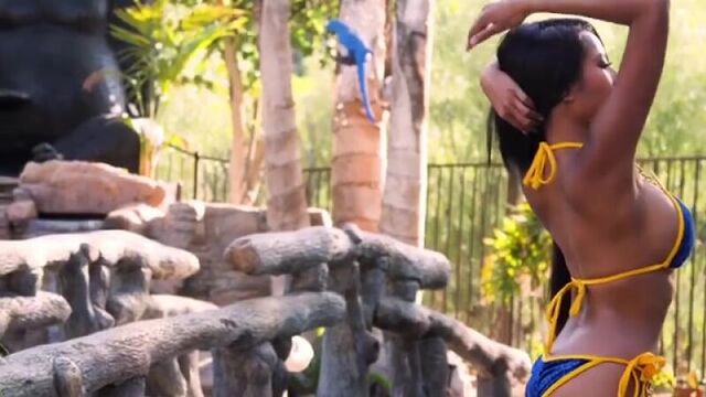 Amanda bajamundi , siray kong , debbie sath - asian models