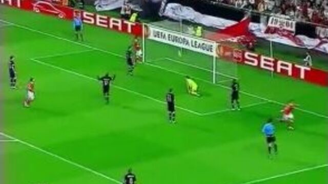 "бенфика" - псв (4:1). русский язык.