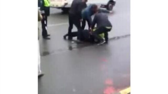 #9мая в #уфа на перекрестке улиц #проспект_октября и #округ_галле оперативными сотрудниками управления собственной безопасности