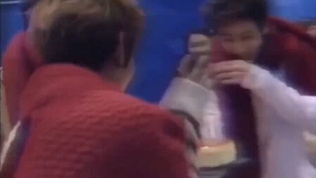 Бухай танцуй