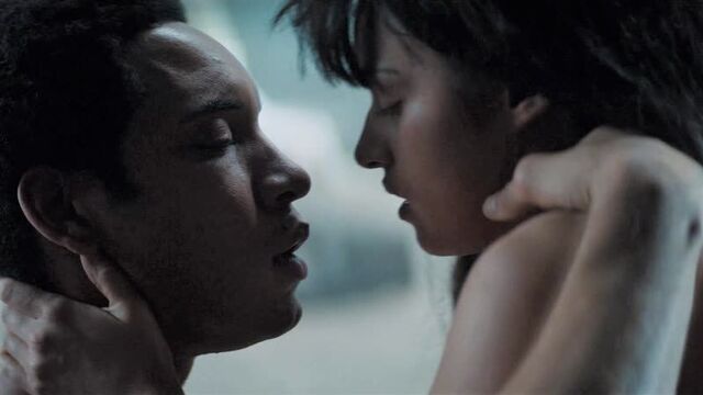 Йеннифэр и истредд любовная сцена. ведьмак 1 сезон 2 серия