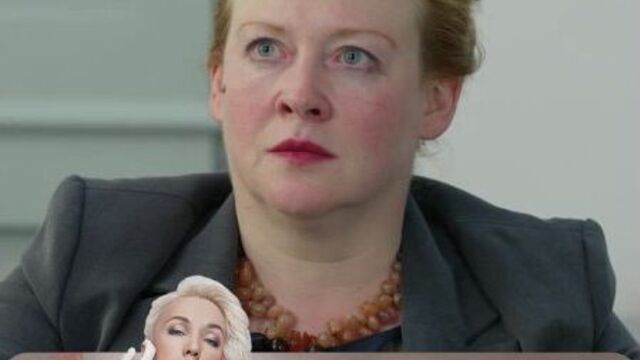 «про возраст» — фрагмент из откровенного сериала «клиника счастья». смотрите все серии прямо сейчас на ivi.