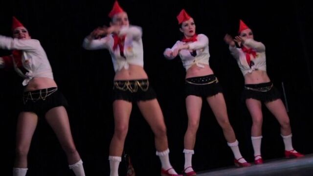 Танец пионерок