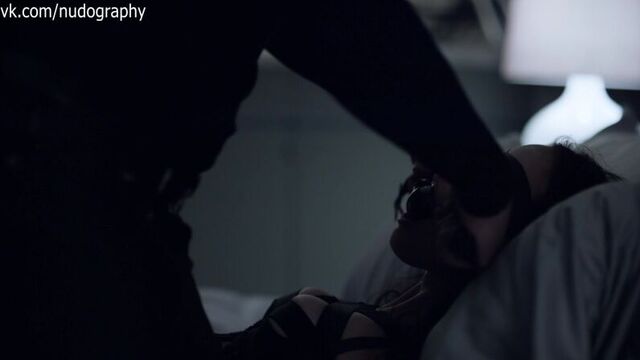 Стефани корнелиуссен (stephanie corneliussen) в белье в сериале "мистер робот" (mr. robot, 2015) - сезон 1 / серия 3 (s01e03)