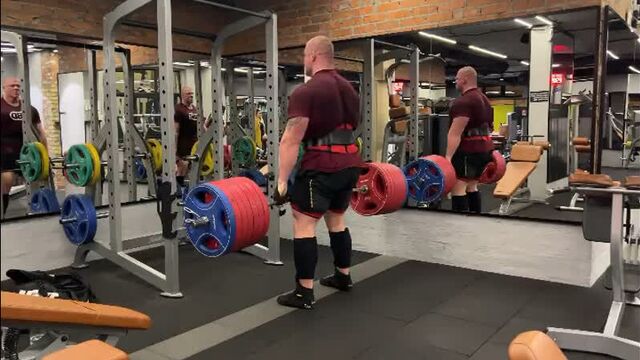 Павел наконечный тянет 360 кг на 5 повторений