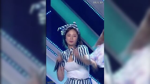 찰랑 거리는 전소민 움짤 (so min jeon) [매의눈닷컴_heye.kr] - create, discover and share awesome gifs on gfycat_5