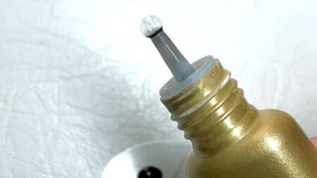 Чтоб носик не засорялся.