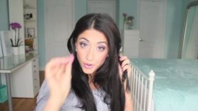 Простая прическа на каждый день.смотрим