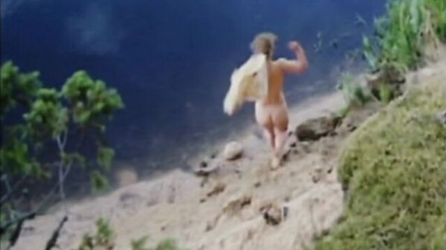 Полина стрельникова (сыркина) голая в фильме "кадет" (2009, виталий дудин)