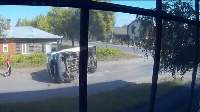 Омск \ легендарный перекресток \ дтп \ чп омск \ авария на пересечении ул. шебалдина и 20 лет ркка.