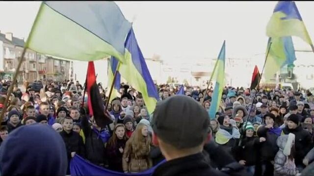 Ще не вмерла україна, хай живе і геть руїна так як мати любить сина, україна любить нас!