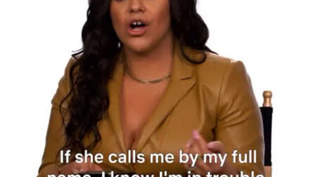 Уайатт олефф и команда netflix поздравляют с днем матери