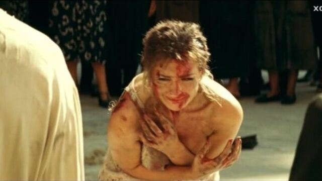 Раздели и избили монику белуччи / фрагмент из фильма малена