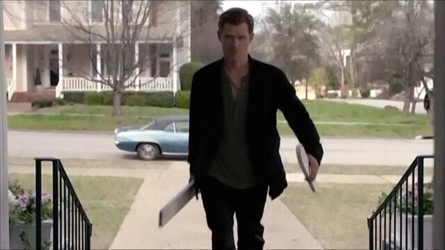 Клаус майклсон.