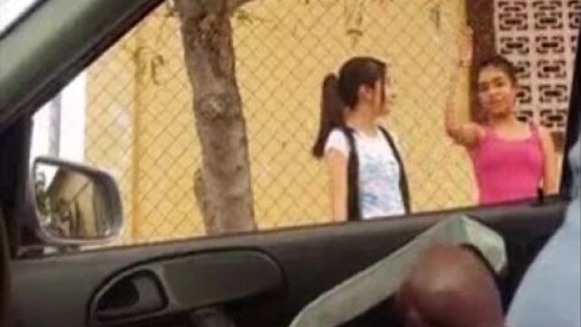 Dick flash lindas nenas