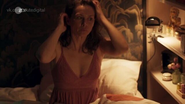 Kathrin von steinburg - annie und das geteilte glück (2022) hd 720p nude? sexy! watch online