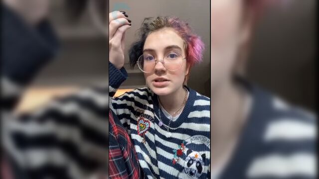 Оля тыква сбежала из россии