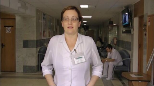 Заместитель главного врача скккдц елена бакулина поздравила отделение эко с 10-летием.